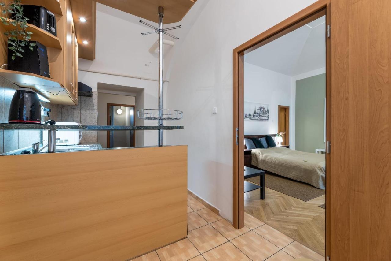 Spacious 3 Bedroom In The Heart Of Apartamento